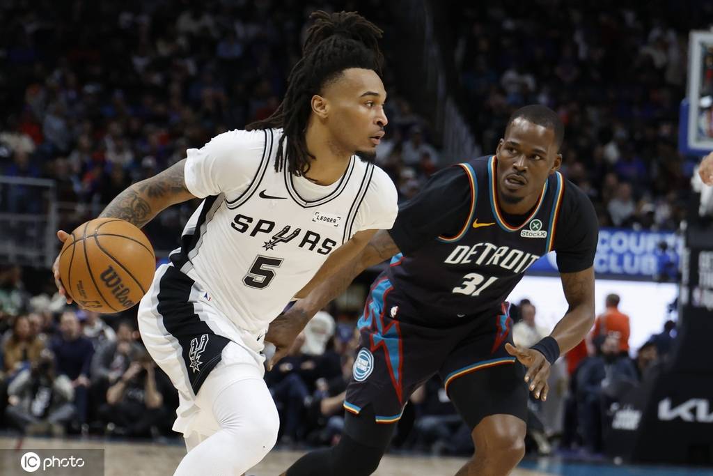 文班亚马21+17杜伦25+14 马刺击败活塞9连胜